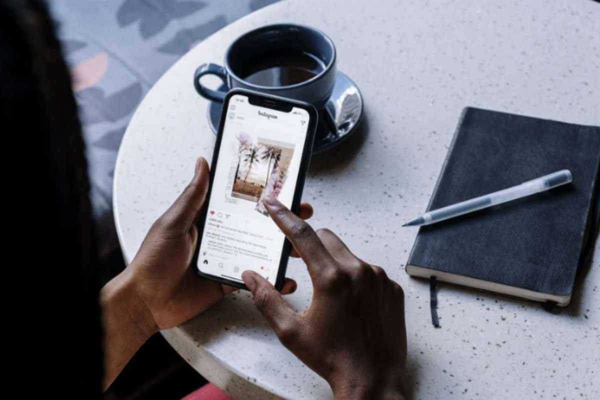 Fondata originariamente come Facebook Inc. nel 2004 da Mark Zuckerberg e altri soci, la società ha assunto il nome Meta Platforms