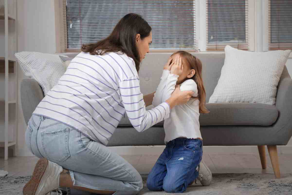 Scuola e violenza in casa: picchiato per i voti, ecco cosa è successo