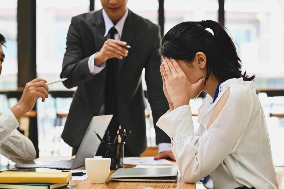 Preside punisce dipendente e lui risponde così